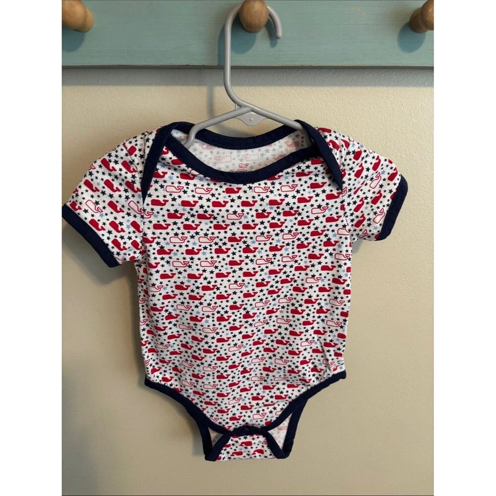 Vineyard Vines White Bodysuit with Red Whale & Navy Trim size 3-6 months